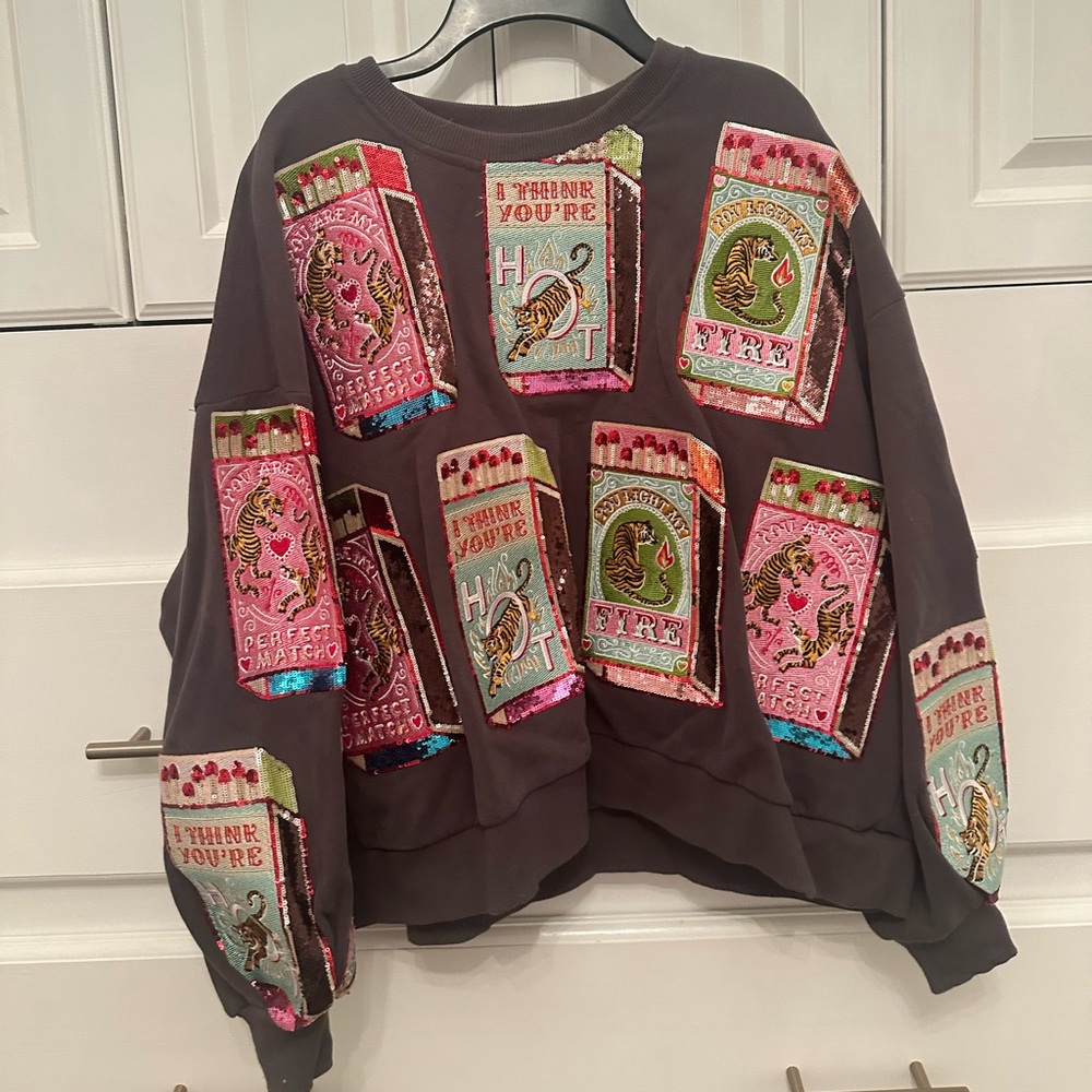 QUEEN OF SPARKLES valentines sweatshirt